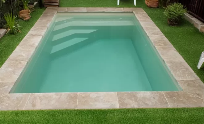 Installation d'une mini-piscine coque polyester à Puy-Guillaume, Clermont-Ferrand, Acti-Commerce